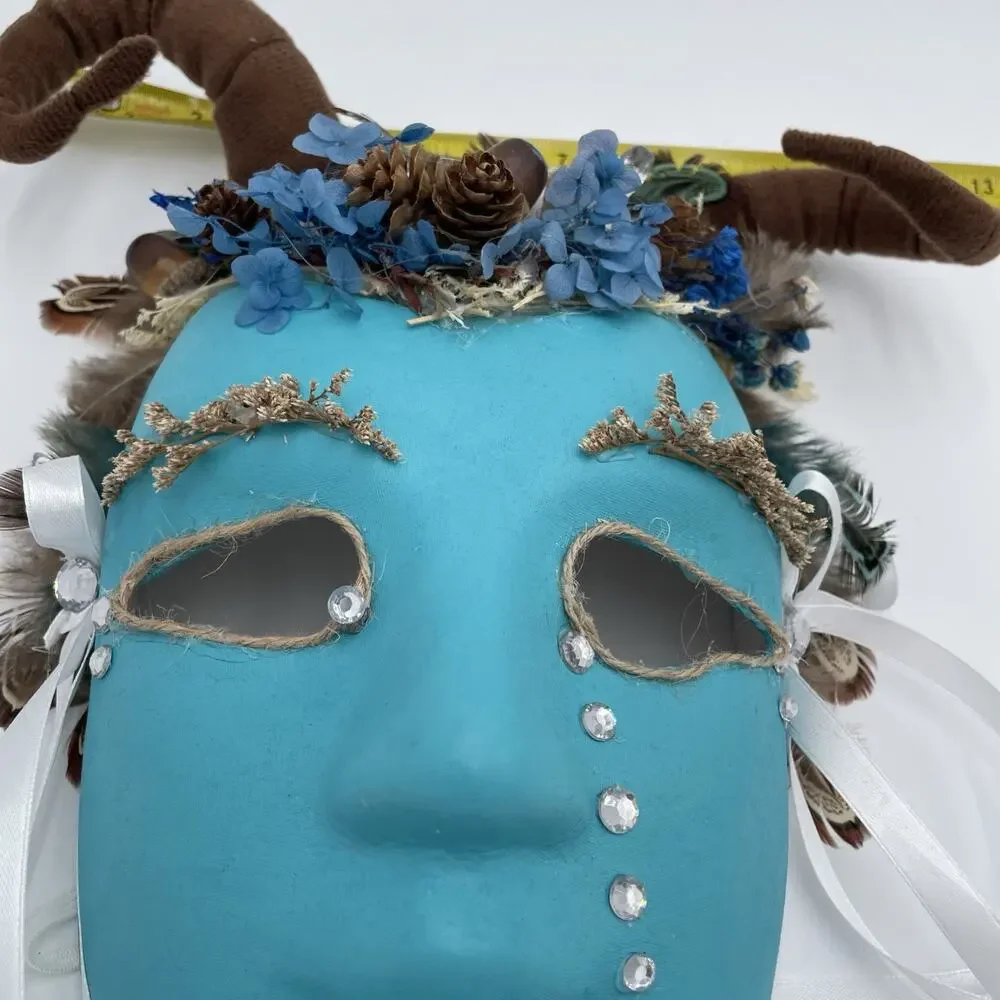Other handcrafted mask